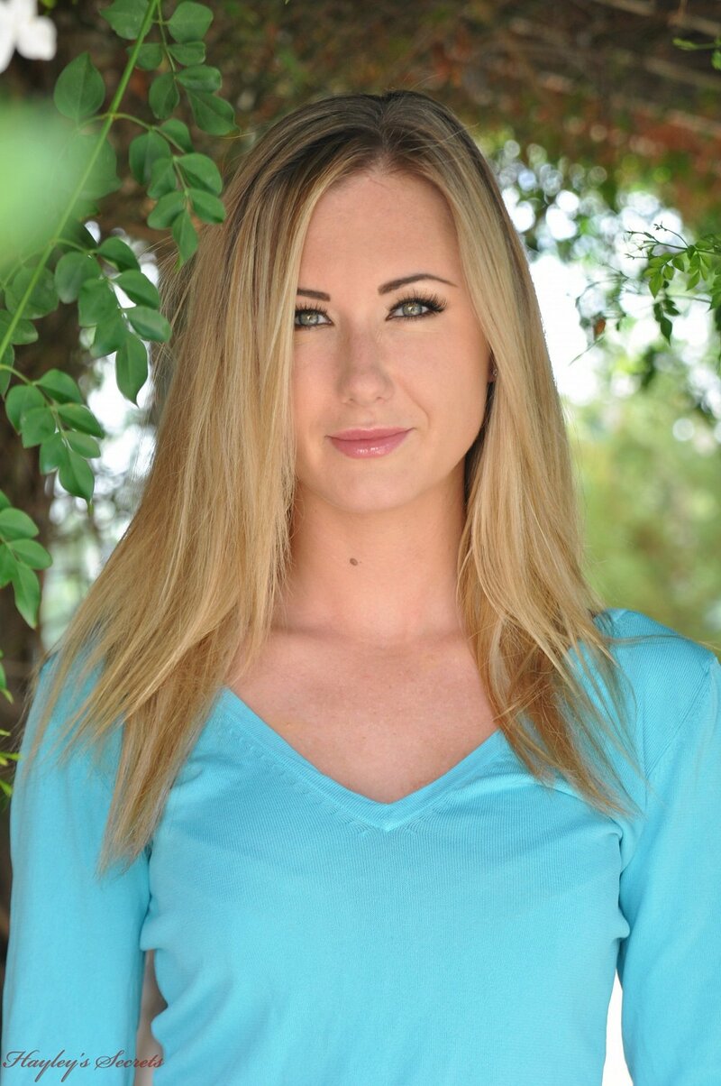 Фаинка, 18 лет, 1 размер груди